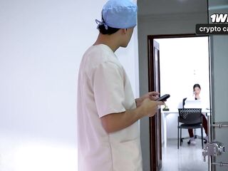 Mariana's Anatomy Chapter III: The surgeon puts his weenie in the baths during the night shift - Mariana Martix & Max Betancur