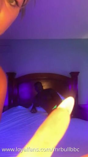 Neon Live Cam Sex Show