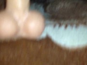 vertical metiendome un dildo por mi hoyo peludo