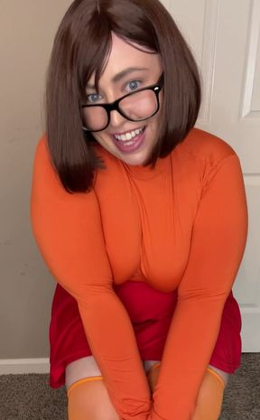 Hot Velma Cosplay