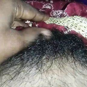 fingering in saree