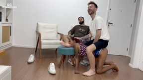 Two types of foot odor and stinky feet - Feet Vini and Theo - Foot size 15 and 12 (MP4-HD 1080p)