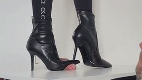 Lady Latisha - CBT Trample Board - KL Ankle Boots - Close-up - UHD