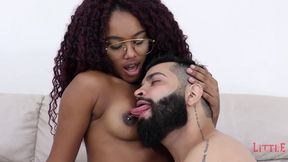 estreiando no porno, jovem negra do rabao bem gostoso fudendo a primeira vez no porno na frente das cameras - little devils #27 vitoria smith