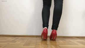 HOSTESS SORE FEET IN VERY HIGH HEELS - MOV Mobile Version