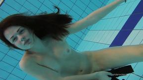 ”Red swimsuit sexy girl Katy with hairy snatch underwater”