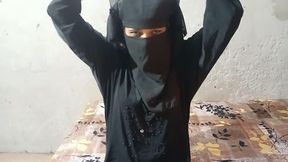 Muslim Babe was doing footjob