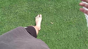 Pov adoração por pés JOGANDO DESCALÇO