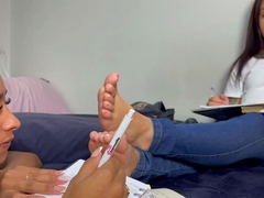 Foot fetish cumload with brunette
