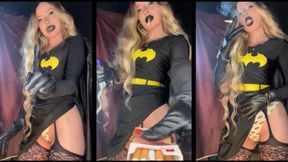 Bat Girl encourage u to smoke and fuck your Ass