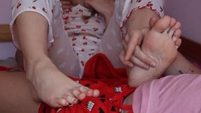 My stepdaughter's soles are hotter than sex with her mum