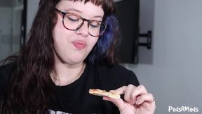 Tuffie Invites You to Eat Pizza