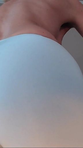 Teasing Flashing in Sexy Leggings