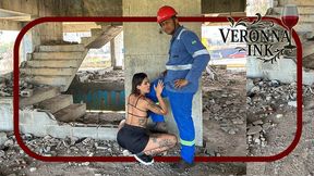 My husband gave me to his friend at work - Meu marido me cedeu para o amigo na obra