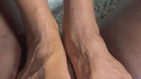 Veiny Feet Toe Wiggle Cum Shot - QueenSizeSexyFeet