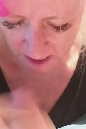 Grandma Knows How to Suck a Cock to Cumshot