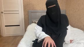 Curvy Muslim MILF Masturbates in Front of Her Stepson