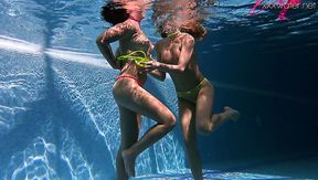 Cute Alla Zlatavlaska has invited lovely girl for some good underwater show