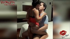 Paraditos frente al espejo me dan por atras y me dejan la leche derramada en  la boca