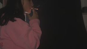 HANDY STANDING SMOKING