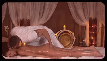 Sensual Massage Leads to a Hot Cumshot on Client's Ass