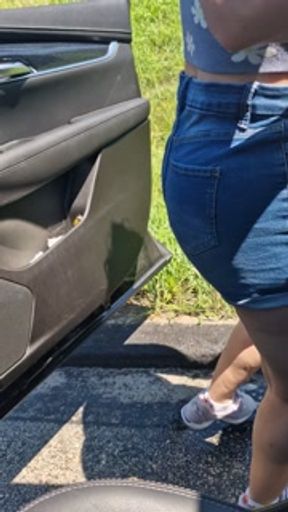Pissing in a american highway