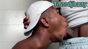 #1 Botando meu vizinho pra sentar at&eacute_ leitar o cu dele