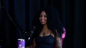 Entrou na putaria ap&oacute_s ficar desempregada, foi fodida por uma ator, gosta de transar na rua, n&atilde_o consegue gozar com homem e pra dar o cu... - Sara Ventur (SHEER/RED)