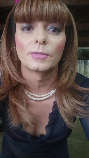 Me trying to get help Britney Diamond.