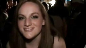 Kinky lesbo teens lick muff & kiss