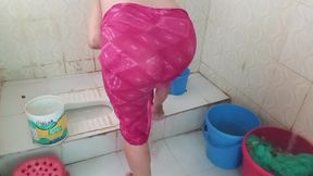 Bhabhi Change her Dress Hotel Washroom.