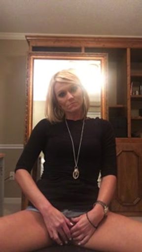 Sexiest dirty talking milf will make you cum In 5 mins