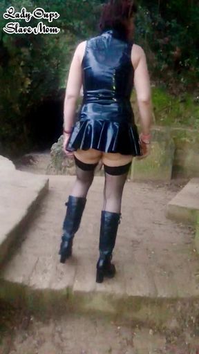 Lady Oups Buttplug and Latex Dress in Wood