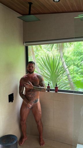 I’d Love to Jerk off in the Shower