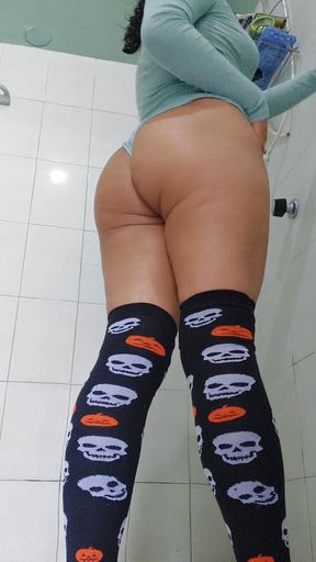 18-Year-Old India Shows Off Her Big Round And Perfect Ass In Erotic Video