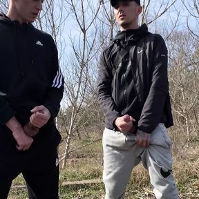 TWO GUYS JERK OFF OUTDOORS