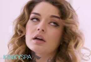 Blonde Bombshells Vanessa Vega & Braylin Bailey Sizzling Spa Seduction