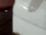 وسعت لها ترمة في الحمام كتموت على زبي كتغوت