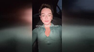 18yo Viral Pussy Slip During TikTok Live Squirted On Camera
