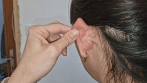 Ear Lobe Tendons Stretching