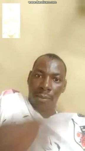 MAGNAN DIARRA +223 93   73 en pleine masturbation