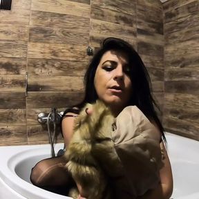 Milfycalla- Pee Play in Bathtub While Wearing a Fur Coat and Pantyhose 198