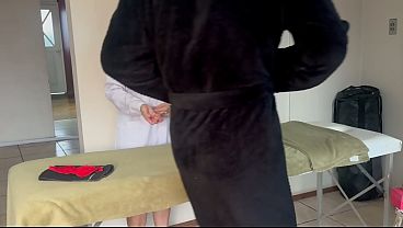 Massagem Relaxante 30 Minutos - Ruiva Safada Camila Vegas Perdeu o Controle, Chupou e Levou Gozada na Cara - Happy Ending