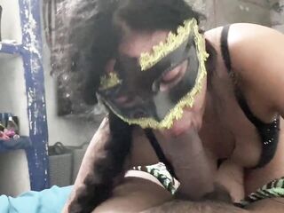 busca saciar sus ganas por que por la cuarentena no ha tenido acción con su novio