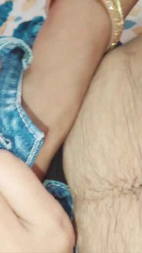 Blue jeans sex with my  finger  homemade milf porn lesbian musterbate young old   Clip 1