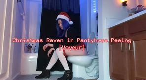 Christmas Raven in Pantyhose Peeing [Voyeur]