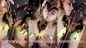 bonneyuwu - 2:29 puta en ropa interior besandose