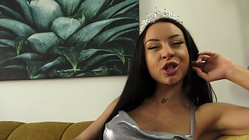 Pay for me, you pig! You pay-cunt! Pay-faggot! Pay for your perfect money princess.