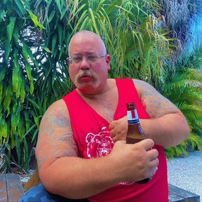 Strongman Competition Sneaks Behind Gym and Cums Huge Handsfree Load Behind the Gym