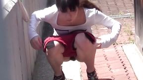 Caught Japanese women urinating publicly by fortunate stalker